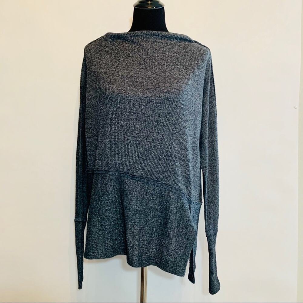 We the Free charcoal gray‎ ribbed asymmetrical side slit hem top size XS